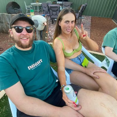 Tyler Mahoney and her partner, Jake Bennett, took a picture together.